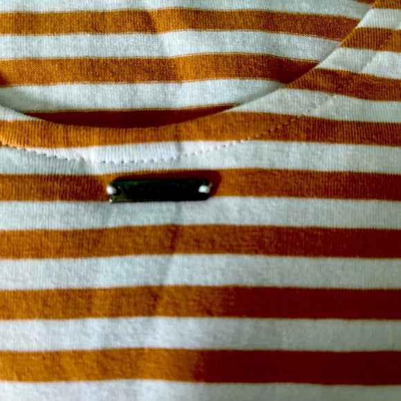 Like New small volcom dress - Picture 3 of 4